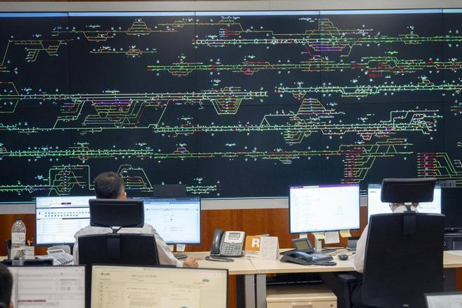 "¿Per què no surt el meu tren?" Així controla Rodalies les incidències des del seu Centre de Gestió