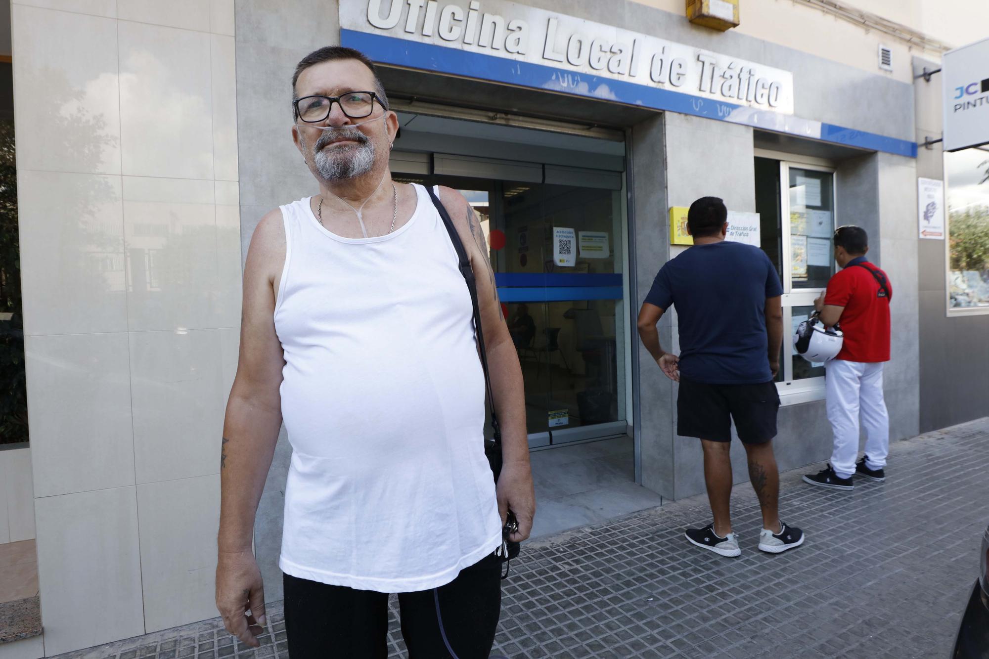 Galería de imágenes de los problemas de la oficina de Tráfico en Ibiza