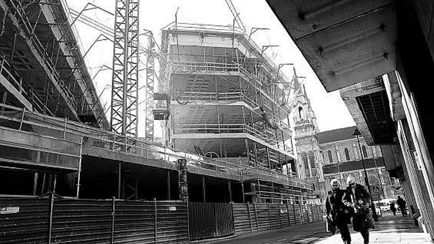 Obras de construcción del edificio de la manzana de los Álvarez.