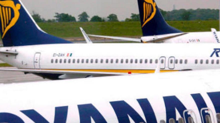 Los pilotos de Ryanair no ven un motivo real para el cierre de sus bases en Canarias