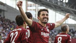 Villa celebra su primer gol en Japón, con el Vissel Kobe, ante el Sagan Tosu.
