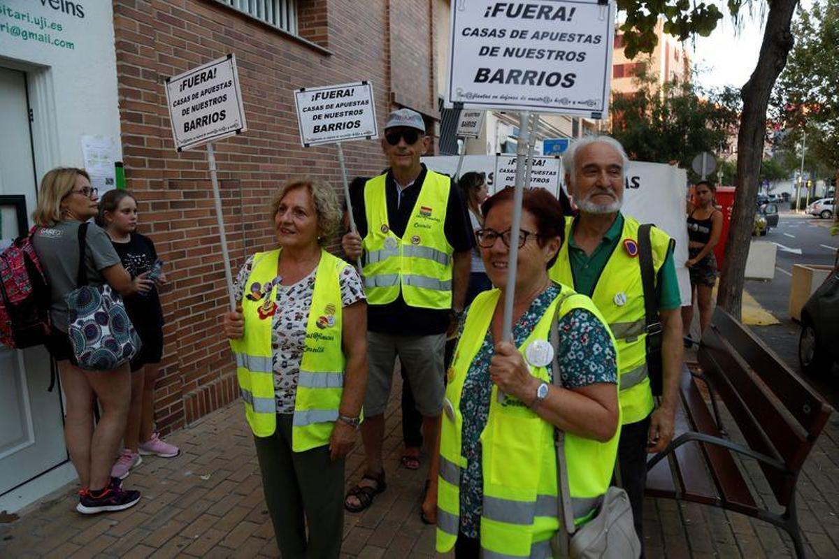 Vecinos de Castelló piden proteger a los menores frente a las casas de