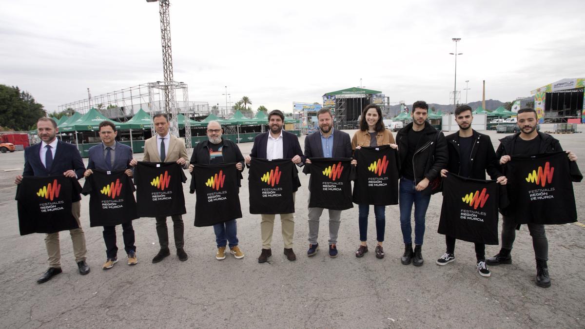 Un momento de la presentación de la camiseta de Festivales de la Región de Murcia