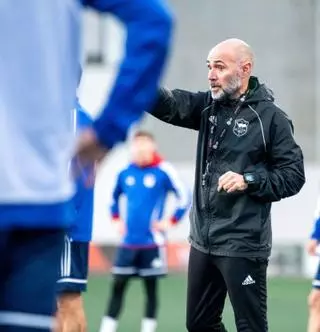 Manel toma las riendas del Langreo para escapar del descenso en Segunda Federación: "Hay plantilla"