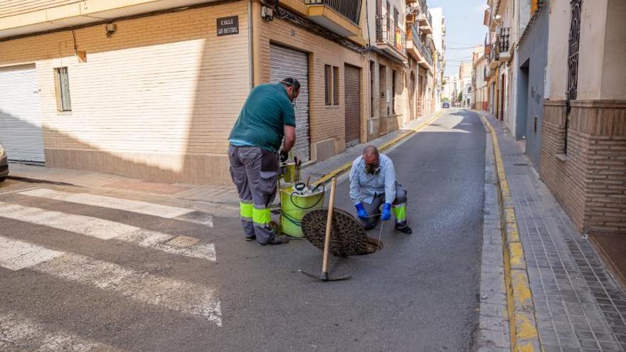 Desratización en el alcantarillado de Mislata. | A.M.