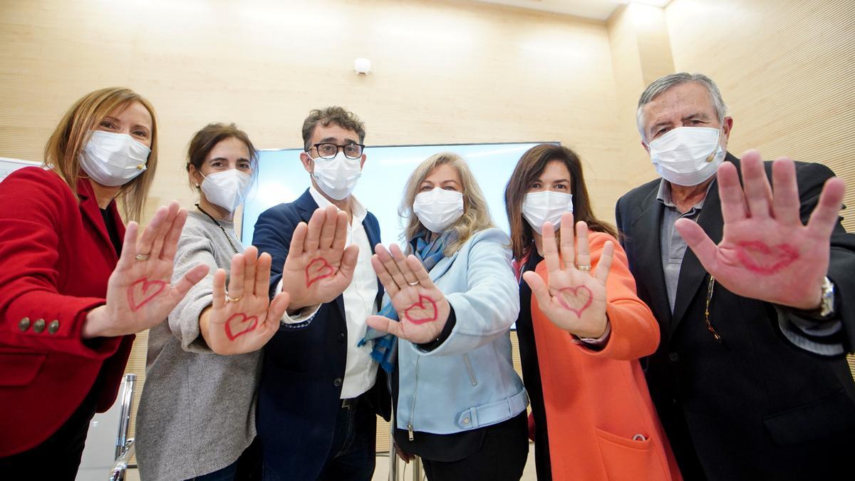 De izda. da a dcha., las doctoras Maceira y Zorio; José Durán, presidente de la AEMS; la Dra. Boraita; la directora de Fundación QUAES, Miriam Pastor; y el presidente de Fundación QUAES, Dr. Javier Benítez.