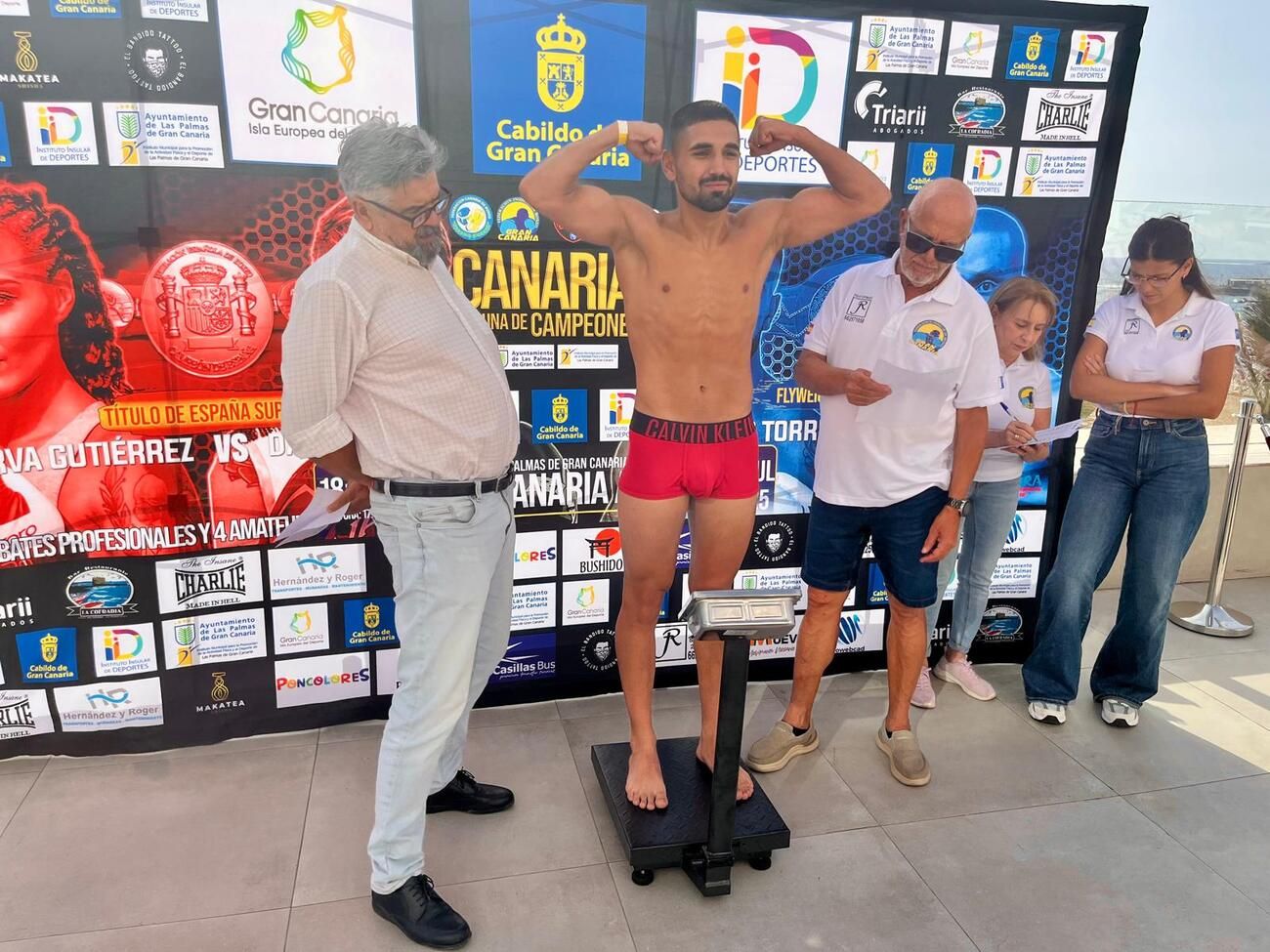 Pesaje de púgiles para la velada de boxeo 'Canarias, Cuna de Campeones'