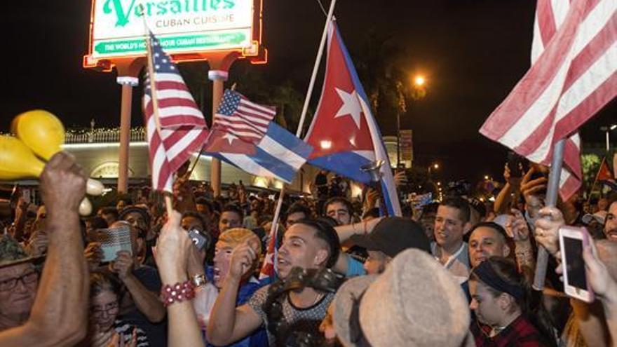 Exiliados cubanos celebran &quot;con profunda alegría&quot; la muerte de Castro