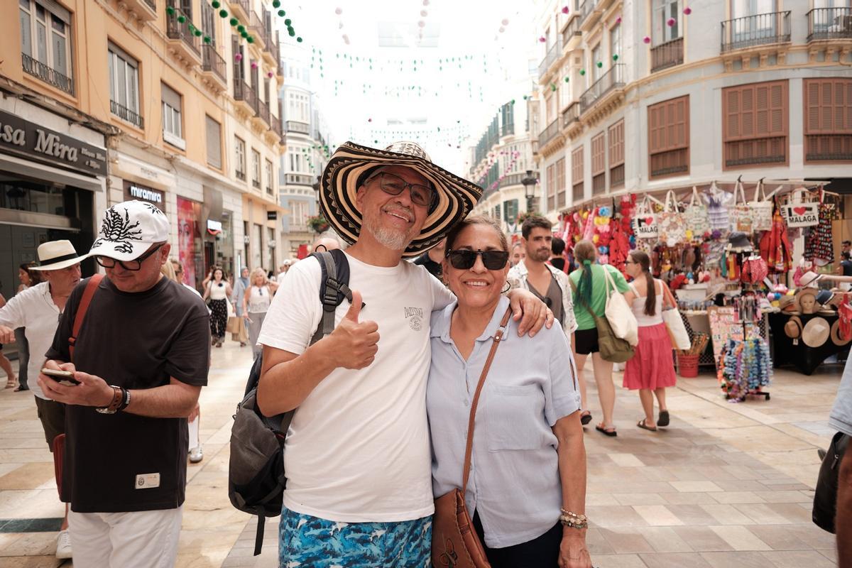 Alejandro y su mujer en calle Larios