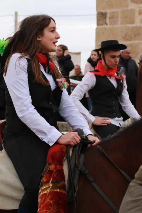 Carrera de gallos de San Miguel de la Ribera