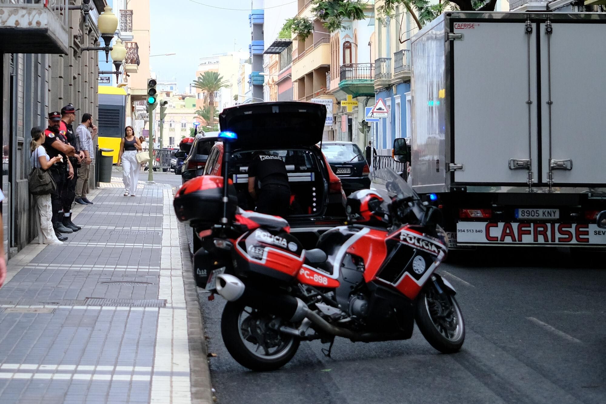 Registro policial de las oficinas centrales de Quorum Social 77 en Las Palmas de Gran Canaria