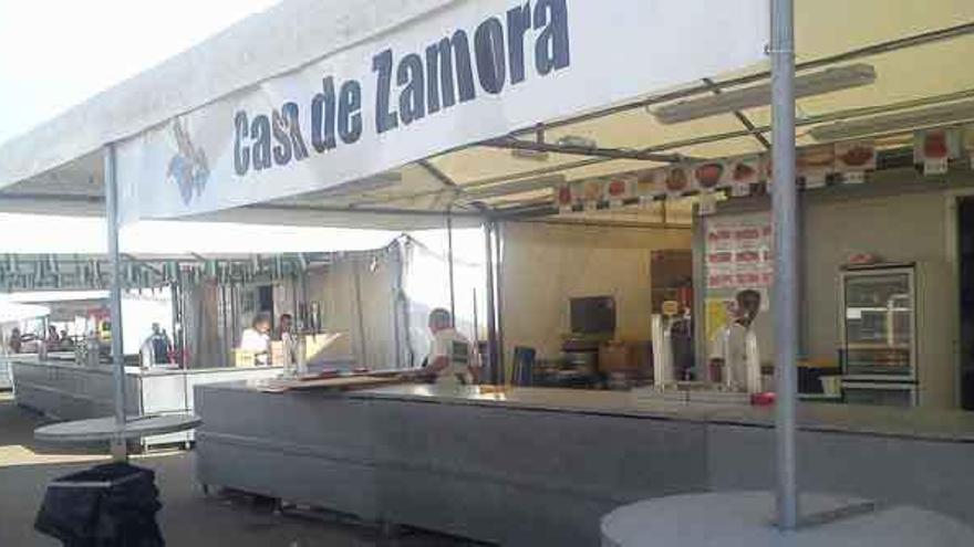 La caseta de la Casa de Zamora de Valladolid, poco antes de que la feria abriera sus puertas.