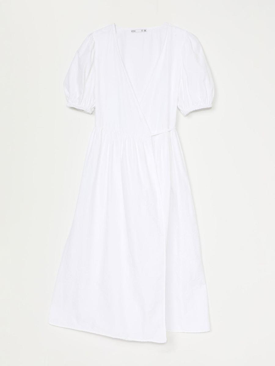 Vestido cruzado de popelín, de Lefties (15,99 euros)