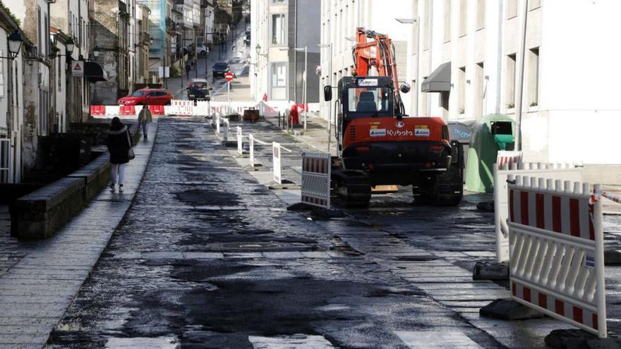 As obras de acondicionamento da calzada de Castrón Douro prolongaranse dous meses