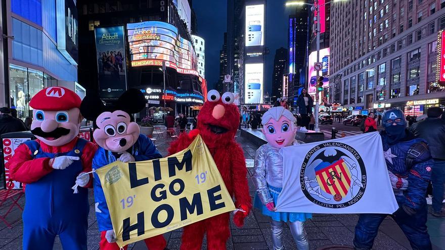 El &#039;Lim go home&#039; llega a Nueva York