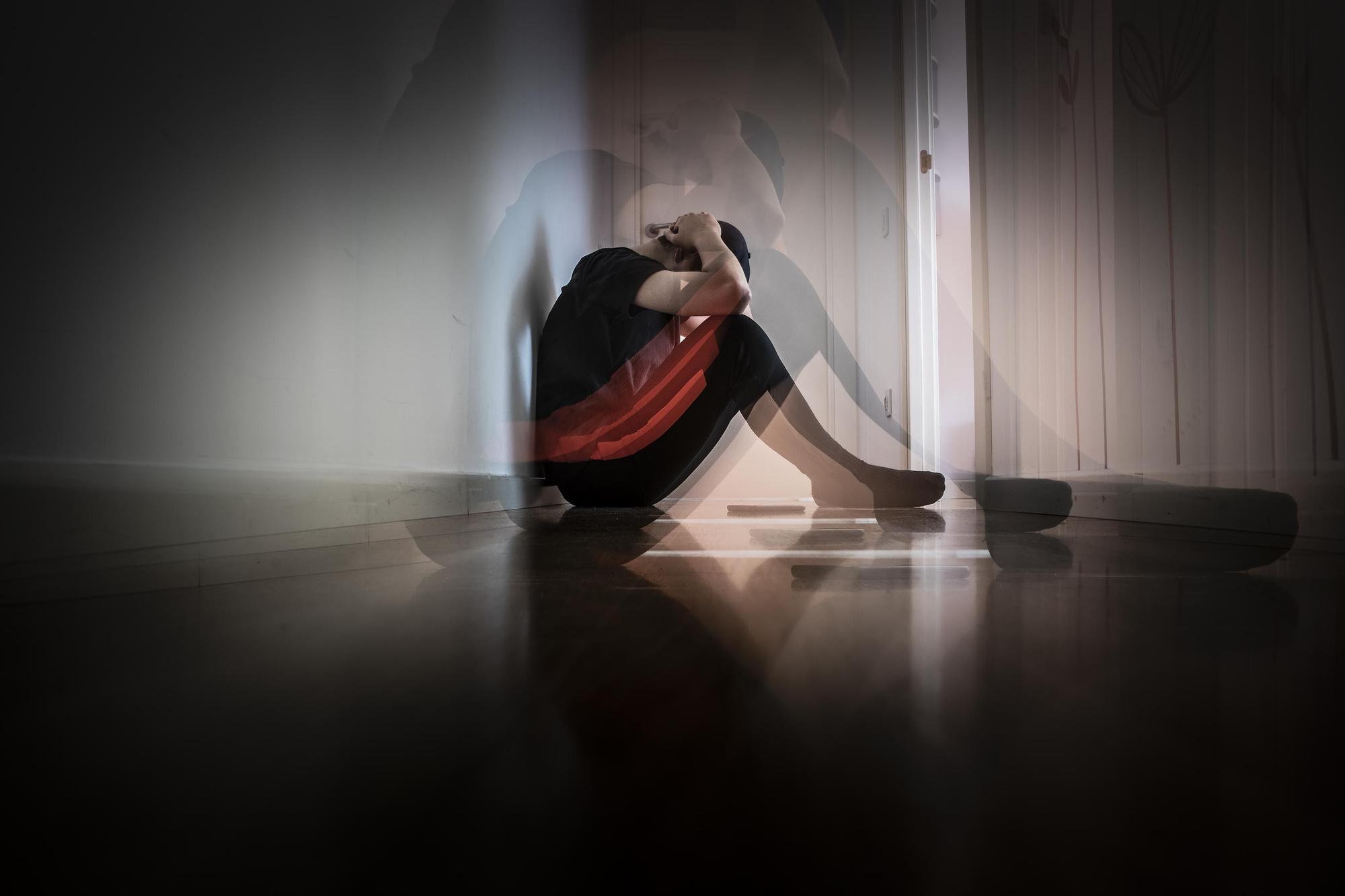 El Gobierno sigue sin poner en marcha el teléfono del suicidio