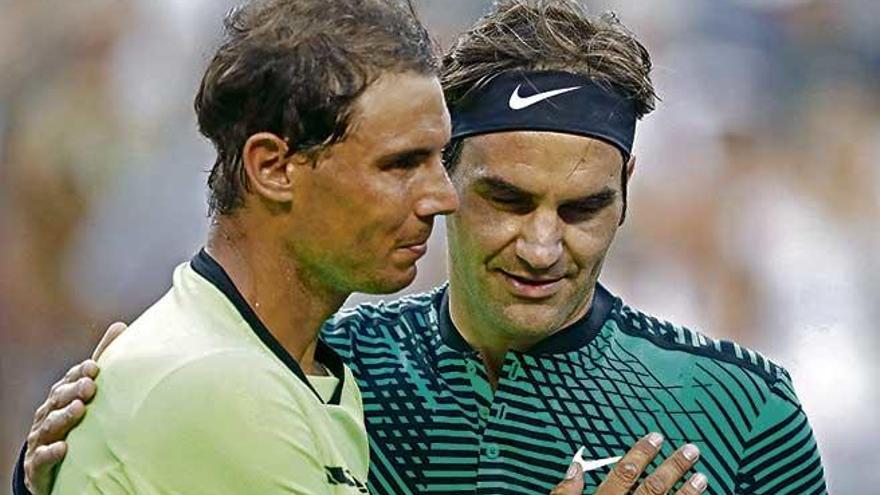 Rafel Nadal y Roger Federer tras la victoria del suizo en Indian Wells sobre el mallorquín.
