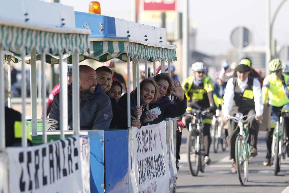 Caravana por el tren de cercanías. No pases de mi.