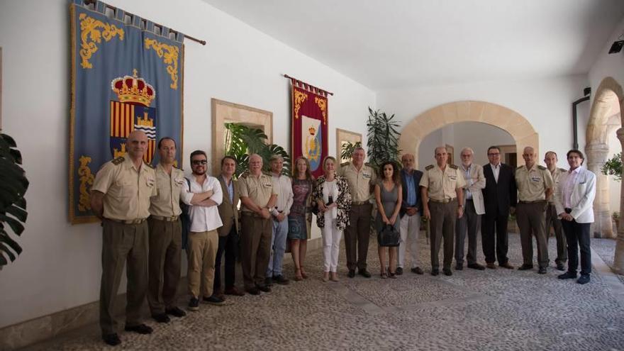 El Comandante General, con los medios