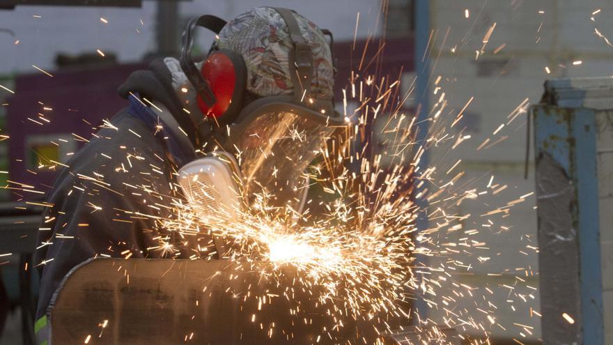 El metal sortea las caídas de la industria y eleva un 21% la exportación en la Región