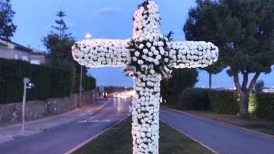 Alfinach mantiene viva la tradición de la Cruz de Mayo