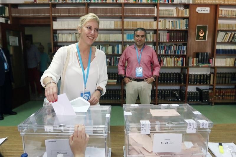 26J | Los políticos malagueños acuden a votar