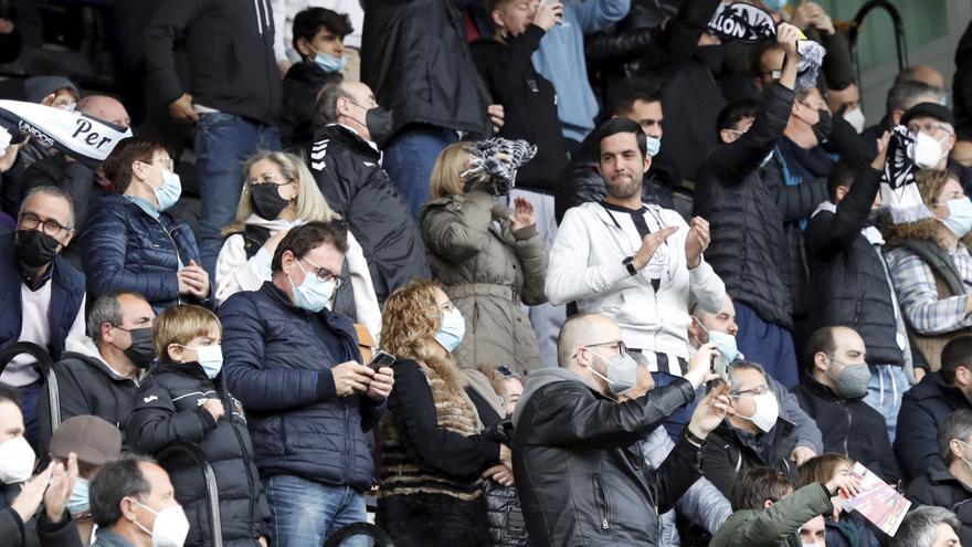 La afición del Castellón, entre la preocupación y la incertidumbre por el futuro del club