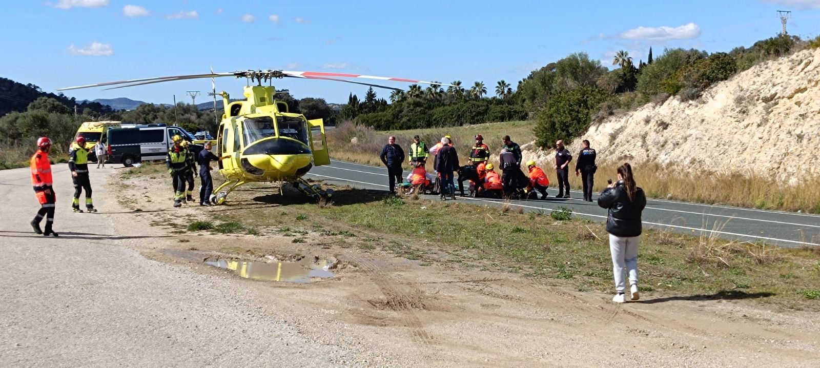 FOTOS | Un autobús del Imserso cae por un terraplén entre Sant Llorenç y Son Servera