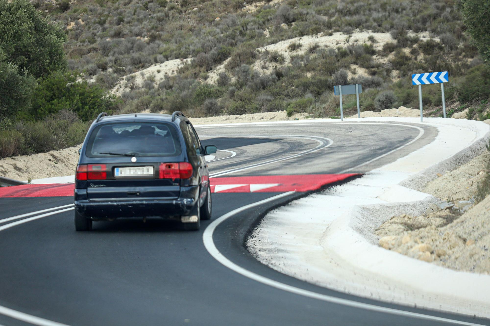 Así es el nuevo aspecto de la CV-950 que bordea el embalse de la Pedrera