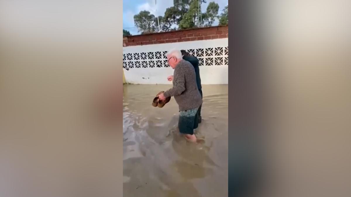 Rescatadas varias personas de sus casa en localidad malagueña de Cártama debido a la crecida del río Guadalhorce