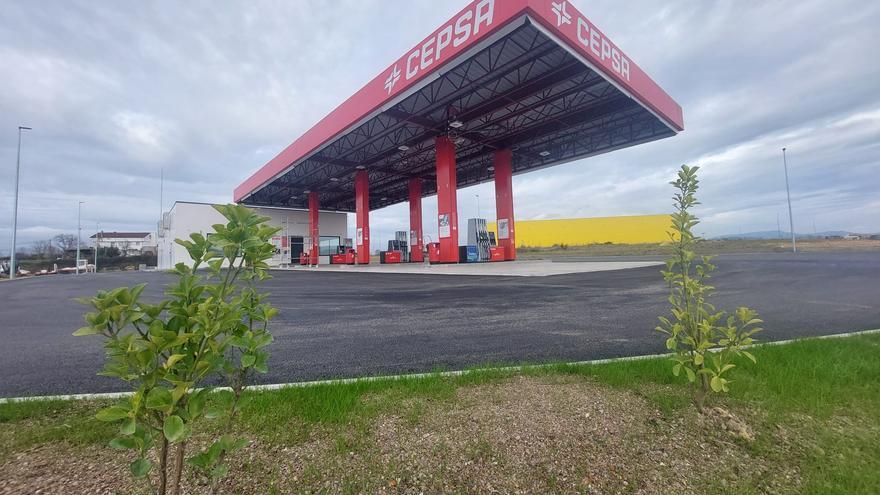 La nueva gasolinera de Bobes, casi terminada: así se ve ya la futura estación de servicio del polígono de Siero
