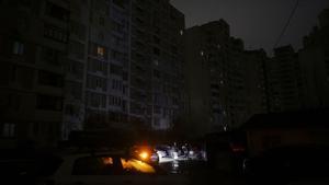 Rússia prossegueix els seus atacs poc abans de la reunió entre Zelenski i Trump a Florida