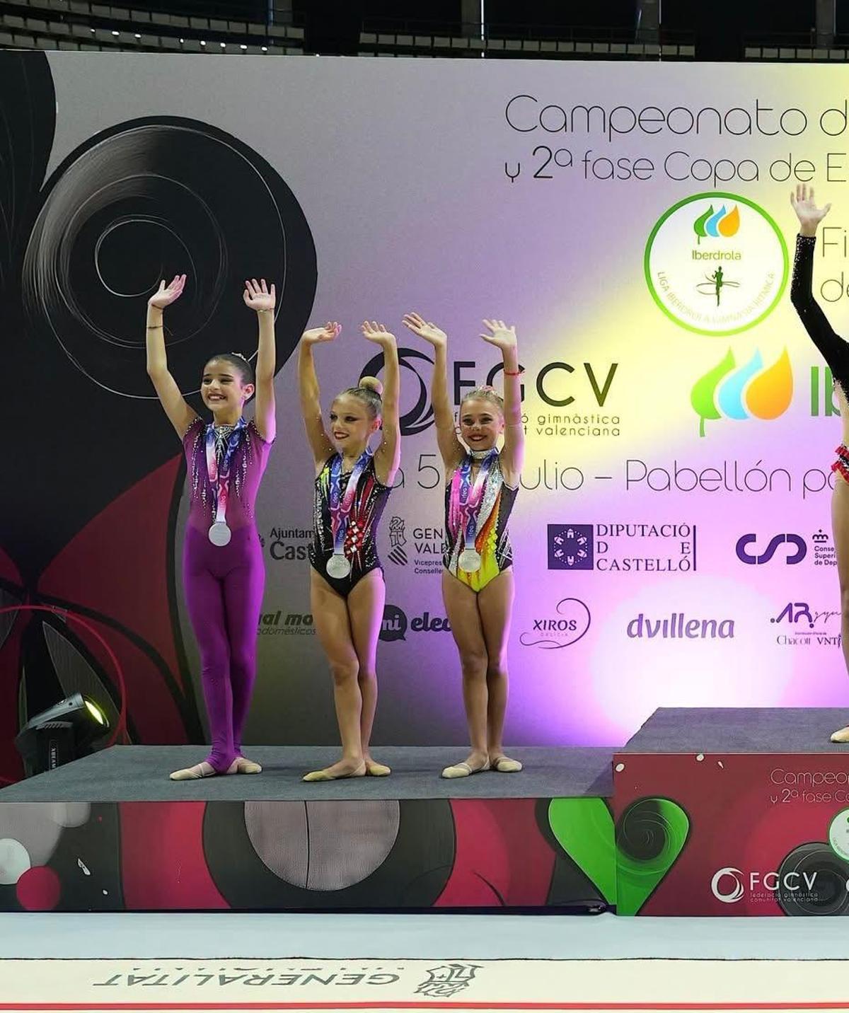 El equipo Alevín del Batistana con Alisa Kuropatkina, Nerea Hernández y Fiorella Perdigón.