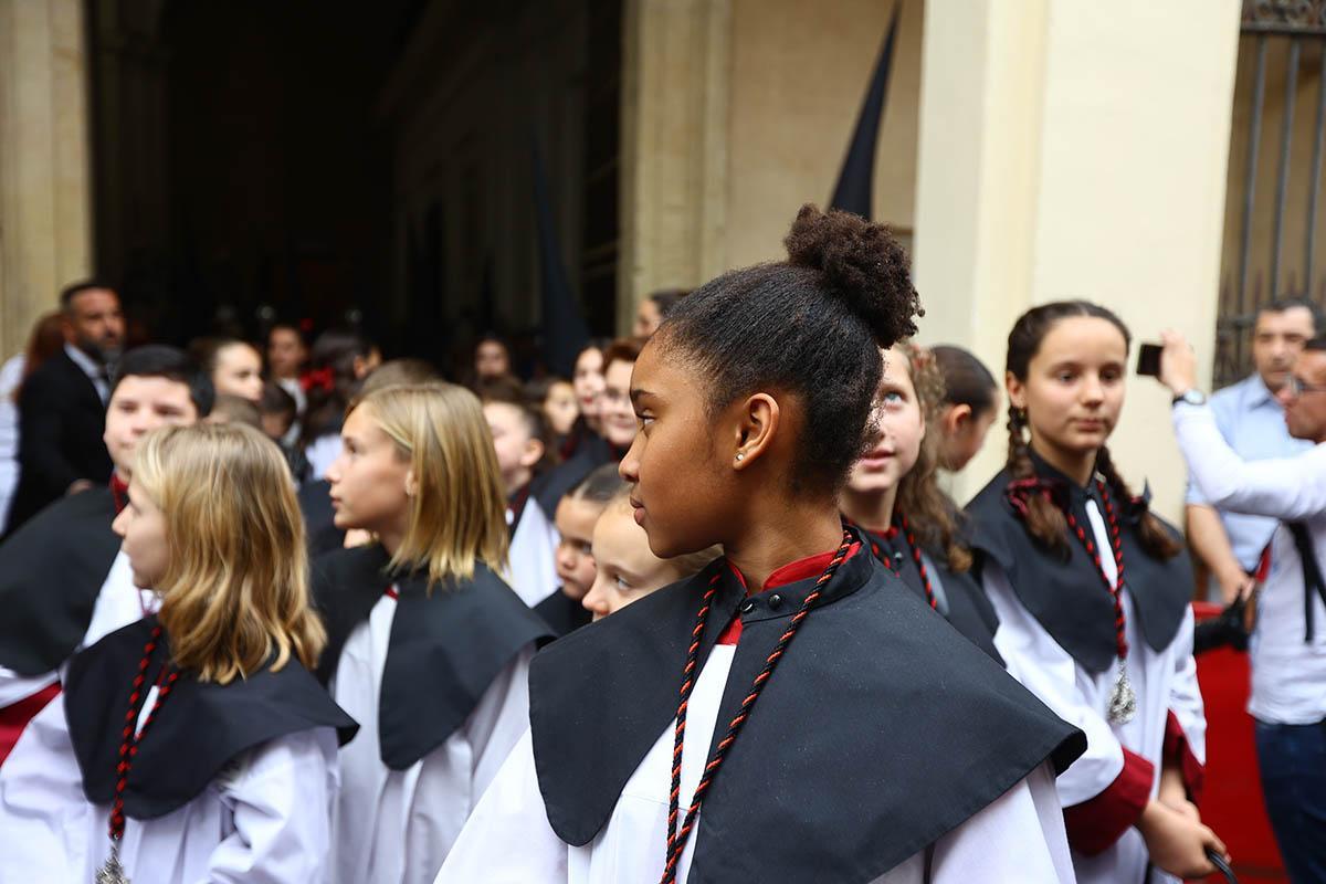 La salida del Cristo de las Penas y Nuestra Señora Madre de los Desamparados, en imágenes