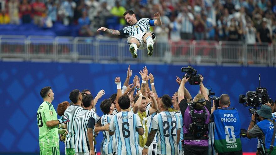"Por la última de Leo, Argentina quiero verte bicampeón": Así celebra la 'Albiceleste' el pase a cuartos