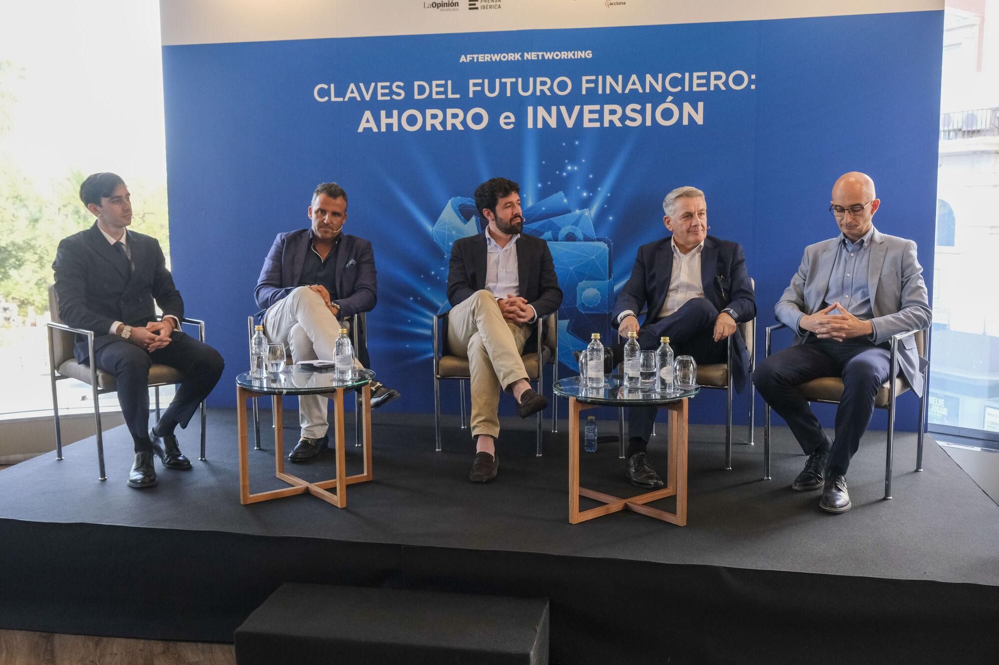 Expertos reunidos por La Opinión apuestan por el conocimiento financiero para superar los actuales tiempos de incertidumbre
