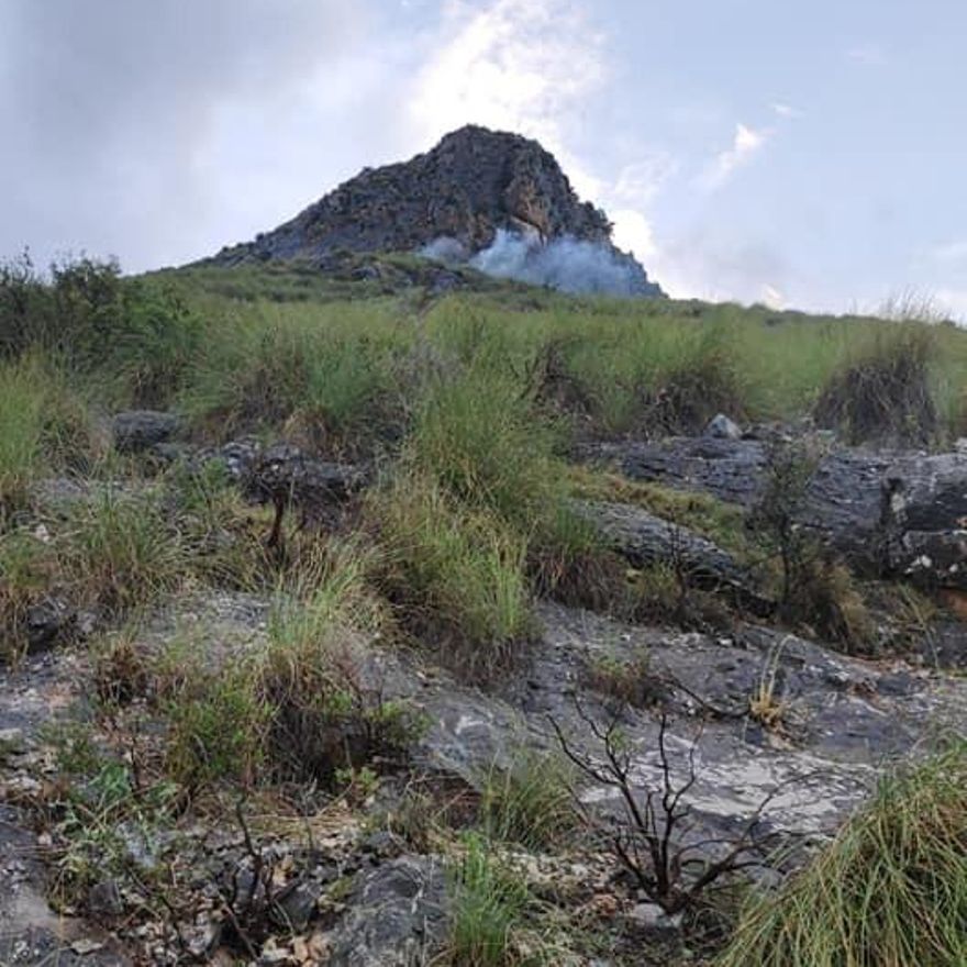 Un pequeño incendio en la sierra del Reclot de La Romana