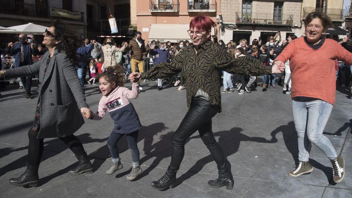 A la ballada participativa es va veure que hi havia ganes de celebrar el retorn de la festa  | MIREIA ARSO