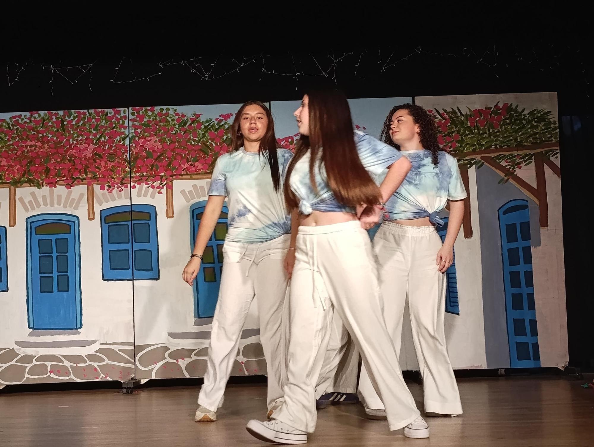 Grado baila al son de "Mamma Mía"