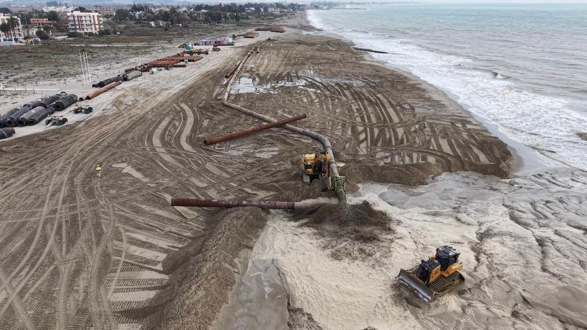 Así avanza la regeneración de las playas de Sagunt tras unos días de parón