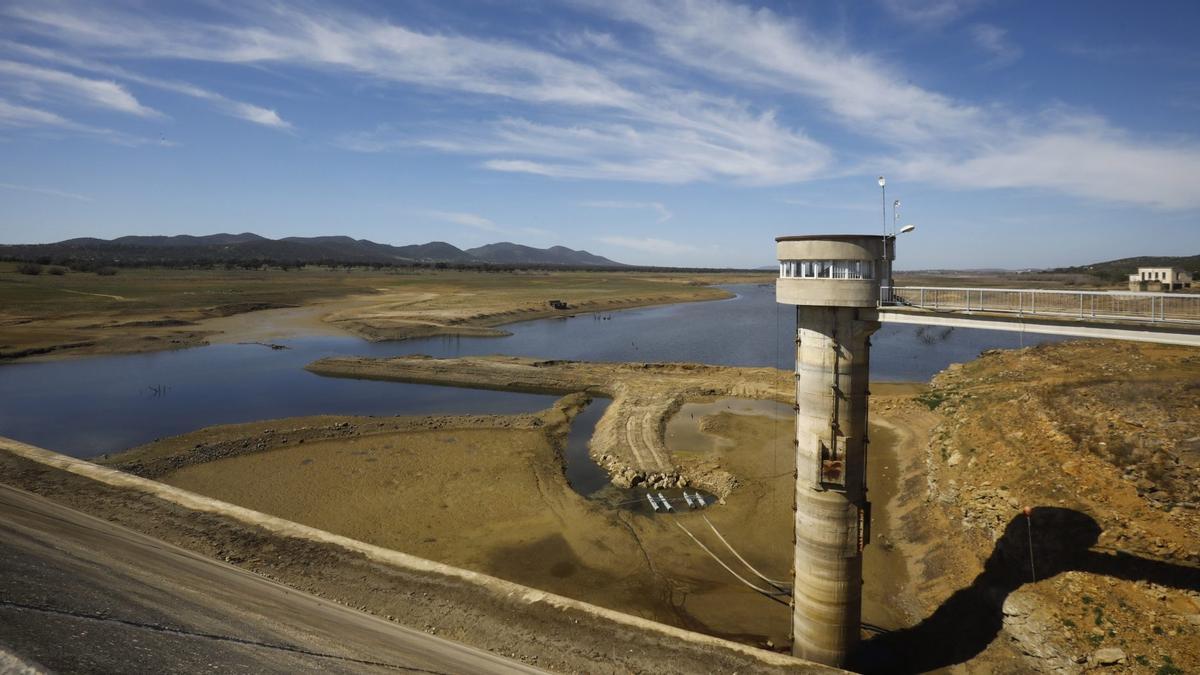 Critican a la Junta de Andalucía por mantener &quot;una alta demanda&quot; de agua