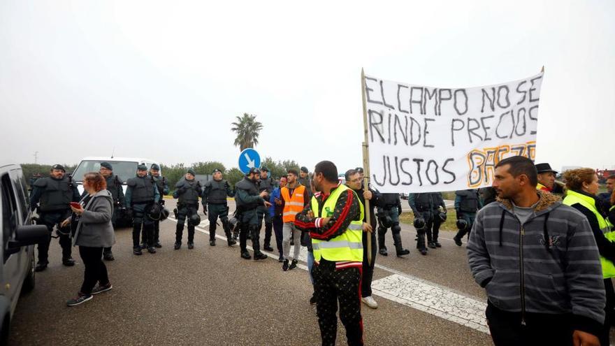 Manifestación celebrada ayer por agricultores en Málaga.
