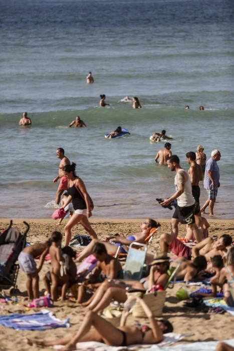 Último día de agosto en la playa de San Lorenzo