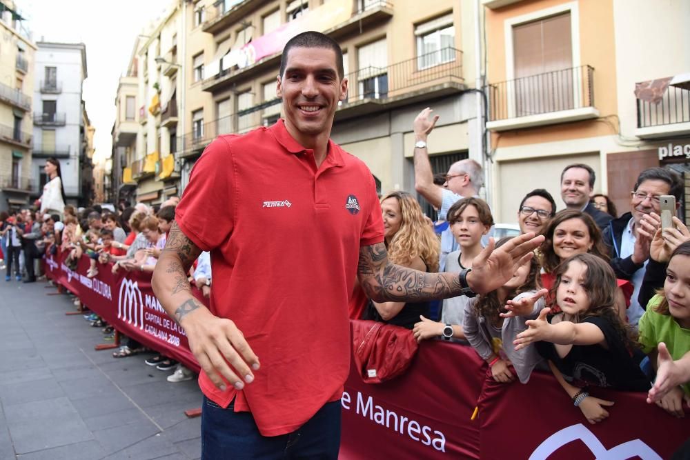 Celebració de l'ICL Manresa a la plaça Major