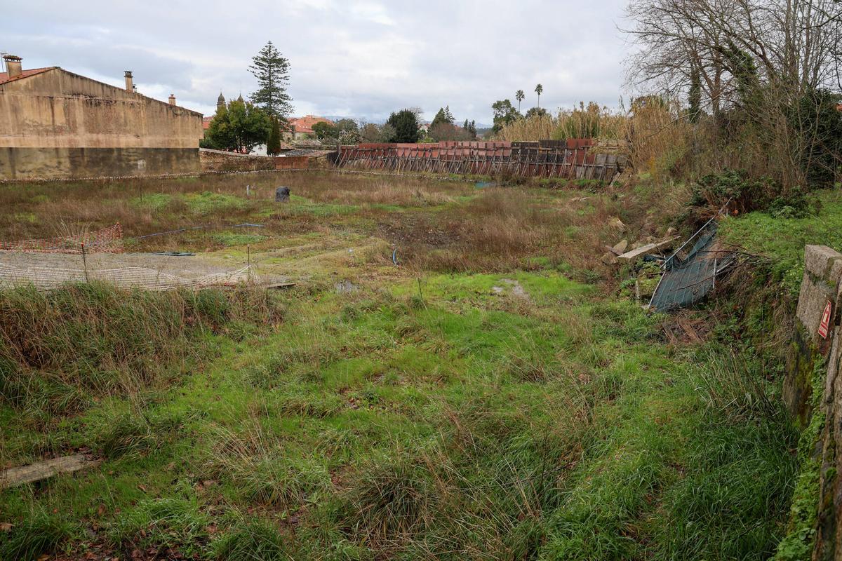 Cambados solar cuartel guardia civil