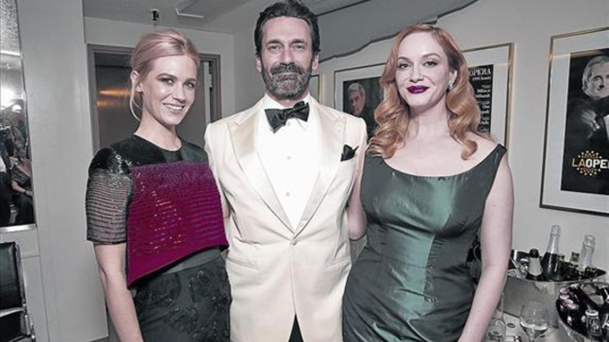 Los actores January Jones, Jon Hamm y Christina Hendricks, en una presentación en Los Ángeles.