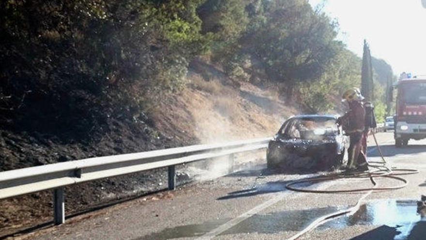 Uns bombers apaguen el vehicle