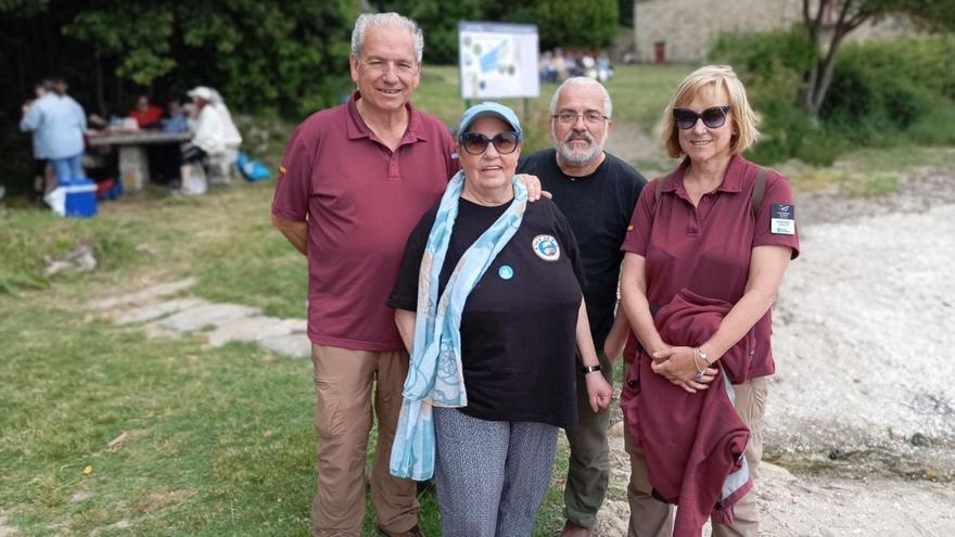 Por la izqda, José Antonio Fernández (director del Parque), Teijeiro, Caeiro y Montserrat Martínez.