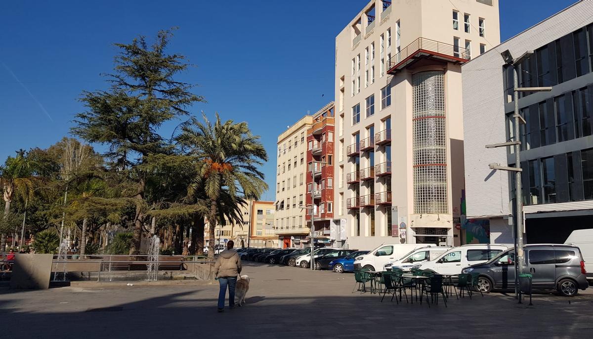 Vista de la plaza Cronista Chabet de Sagunt.