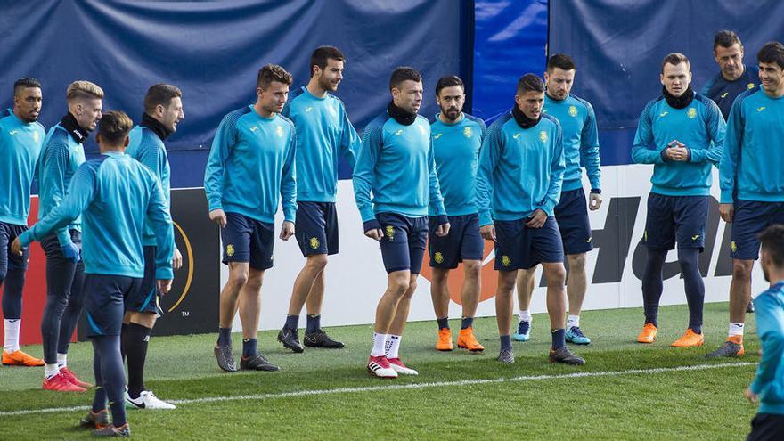 Los de Calleja, durante la última sesión de entrenamiento previa al partido de esta tarde contra el Olympique.